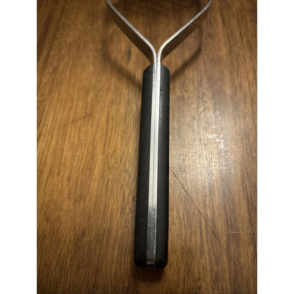 Vintage Flint Arrowhead‎ Potato Masher Stainless Steel USA Black Handle 9